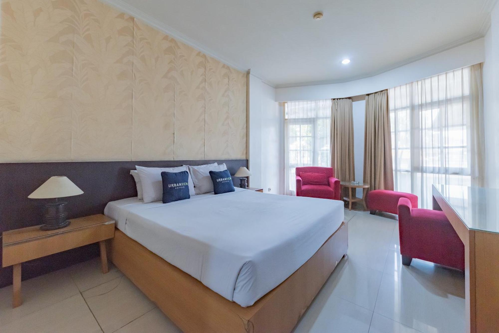 คราวน์ โฮเต็ล ทาซิคมาลายา Hotel ตาซิกมาลายา ภายนอก รูปภาพ